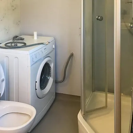 6 Person In Øystese